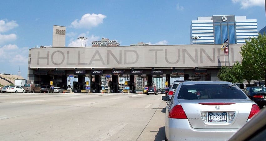 entrance to the holland tunnel nj ny