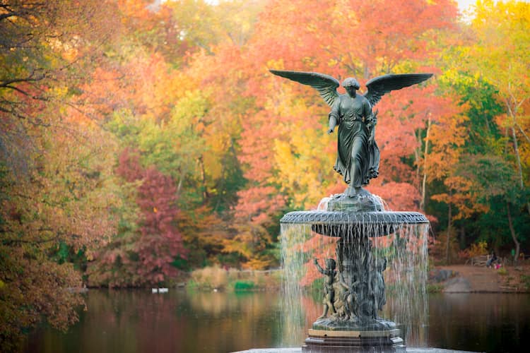 Bethesda Fountain statue